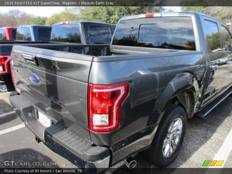Magnetic / Medium Earth Gray 2016 Ford F150 XLT SuperCrew