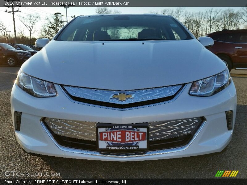 Iridescent Pearl Tricoat / Light Ash/Dark Ash 2016 Chevrolet Volt LT