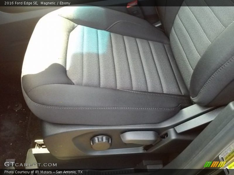 Magnetic / Ebony 2016 Ford Edge SE