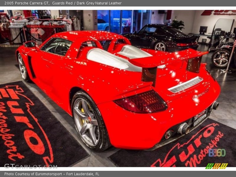 Guards Red / Dark Grey Natural Leather 2005 Porsche Carrera GT