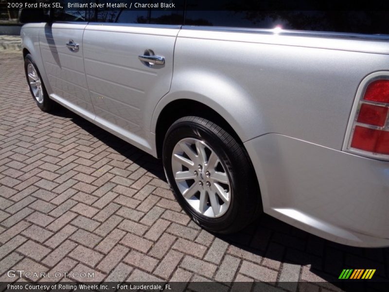 Brilliant Silver Metallic / Charcoal Black 2009 Ford Flex SEL