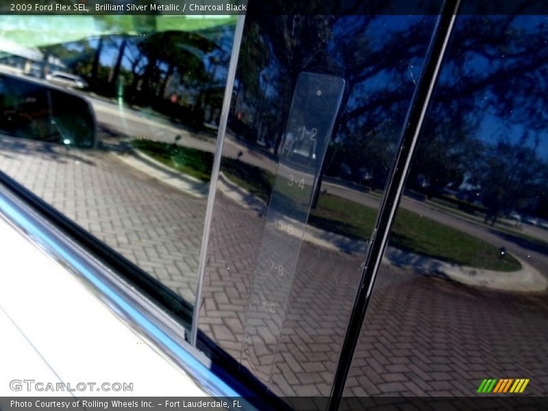Brilliant Silver Metallic / Charcoal Black 2009 Ford Flex SEL