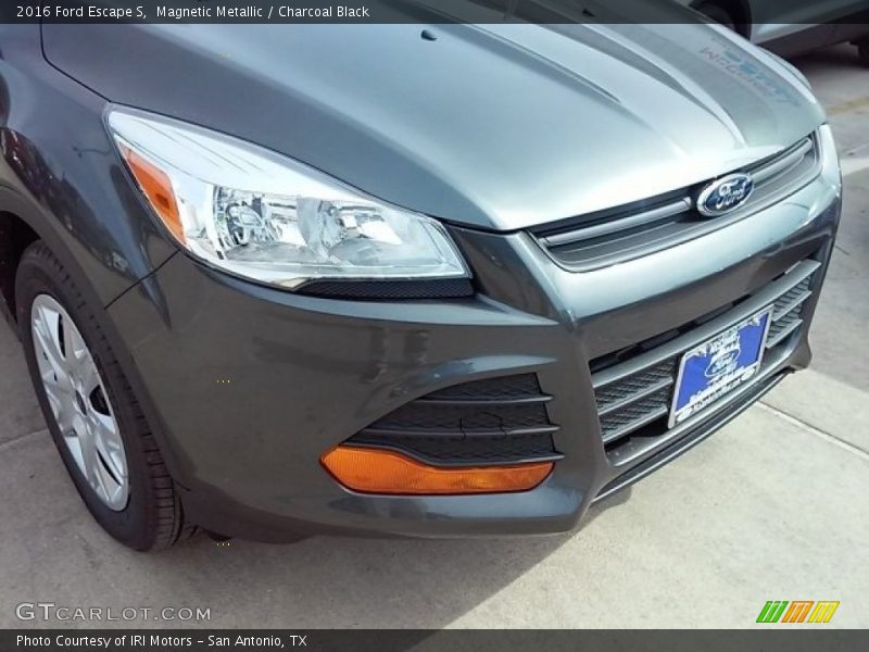 Magnetic Metallic / Charcoal Black 2016 Ford Escape S