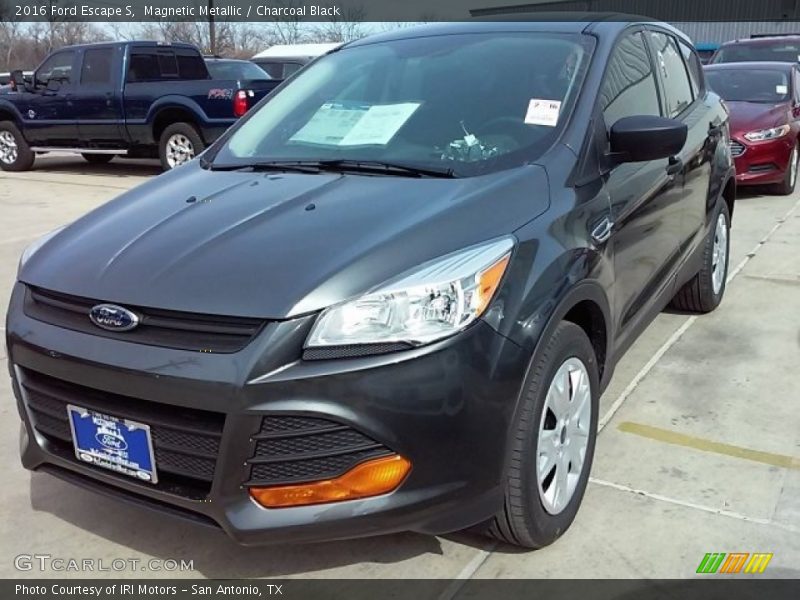 Magnetic Metallic / Charcoal Black 2016 Ford Escape S