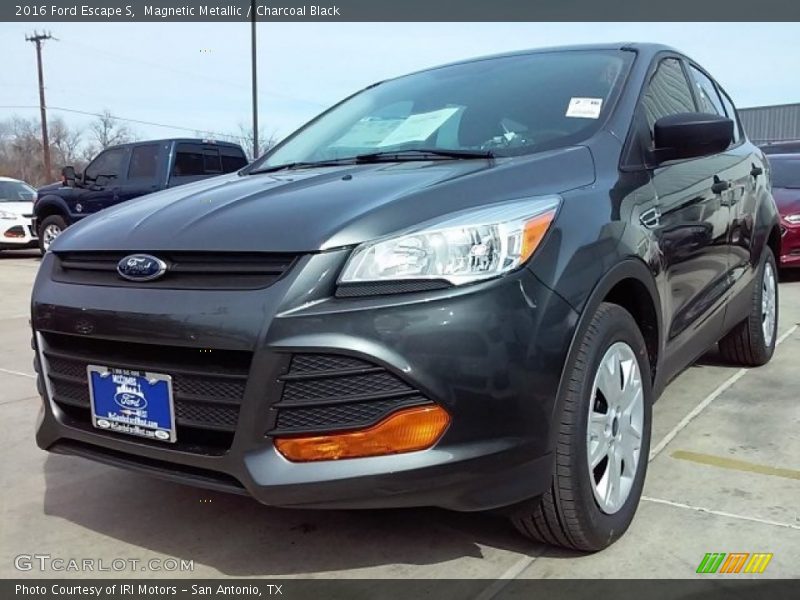 Magnetic Metallic / Charcoal Black 2016 Ford Escape S