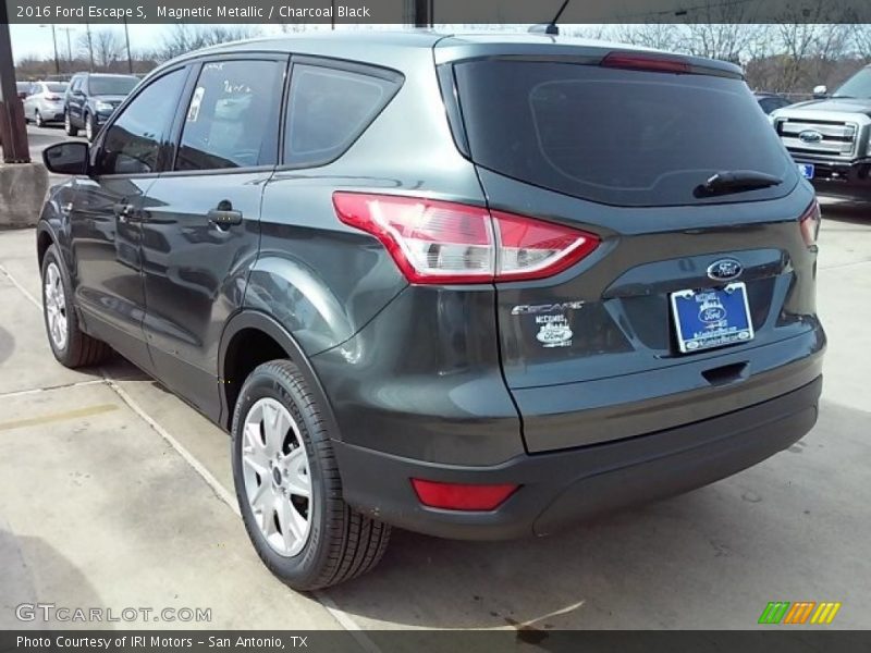 Magnetic Metallic / Charcoal Black 2016 Ford Escape S