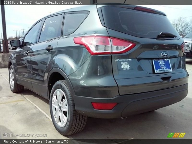 Magnetic Metallic / Charcoal Black 2016 Ford Escape S