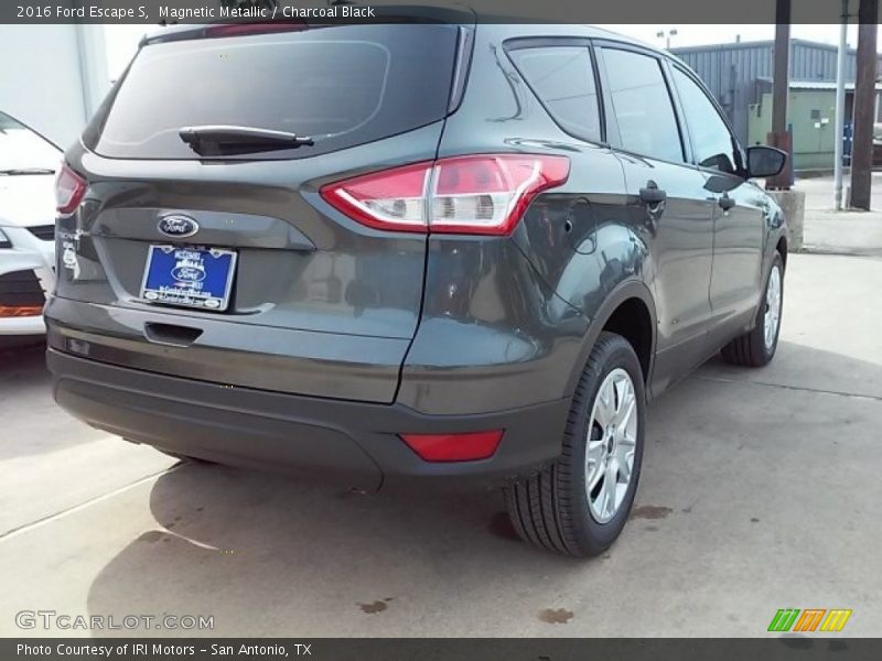 Magnetic Metallic / Charcoal Black 2016 Ford Escape S