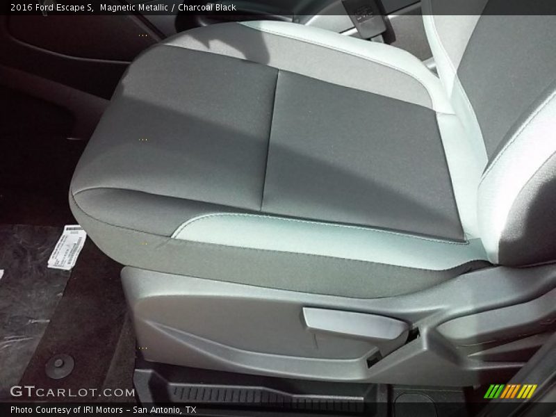 Magnetic Metallic / Charcoal Black 2016 Ford Escape S