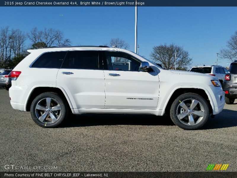Bright White / Brown/Light Frost Beige 2016 Jeep Grand Cherokee Overland 4x4