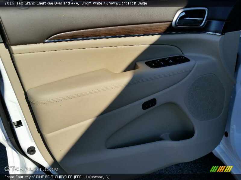 Bright White / Brown/Light Frost Beige 2016 Jeep Grand Cherokee Overland 4x4