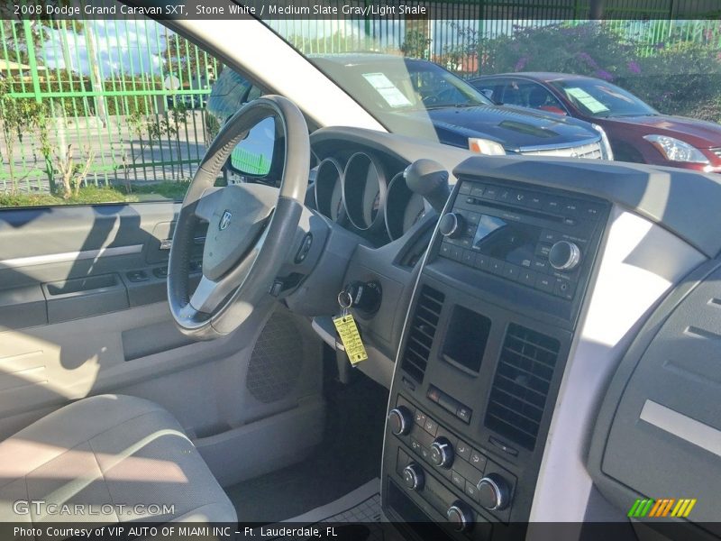 Stone White / Medium Slate Gray/Light Shale 2008 Dodge Grand Caravan SXT