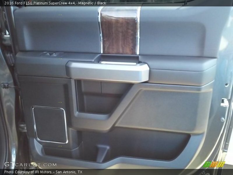 Magnetic / Black 2016 Ford F150 Platinum SuperCrew 4x4