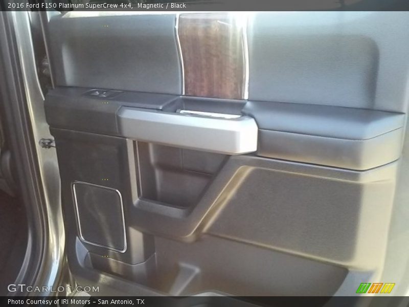 Magnetic / Black 2016 Ford F150 Platinum SuperCrew 4x4