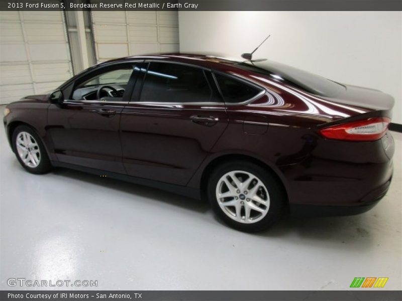 Bordeaux Reserve Red Metallic / Earth Gray 2013 Ford Fusion S