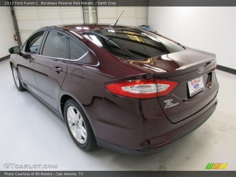 Bordeaux Reserve Red Metallic / Earth Gray 2013 Ford Fusion S