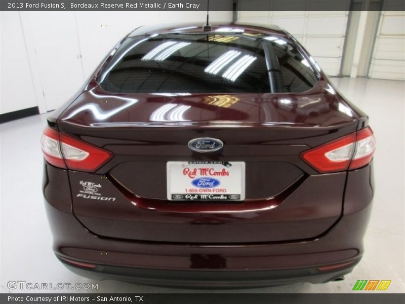 Bordeaux Reserve Red Metallic / Earth Gray 2013 Ford Fusion S