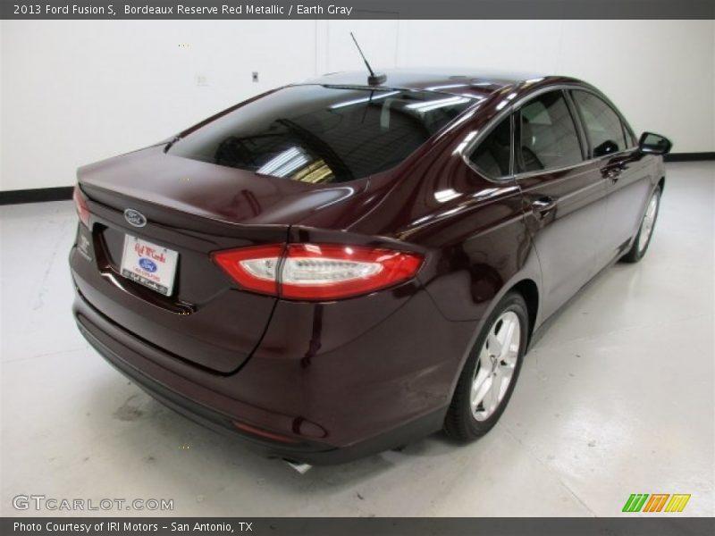 Bordeaux Reserve Red Metallic / Earth Gray 2013 Ford Fusion S