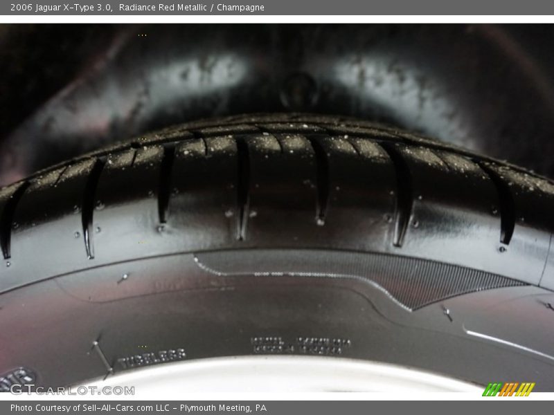 Radiance Red Metallic / Champagne 2006 Jaguar X-Type 3.0