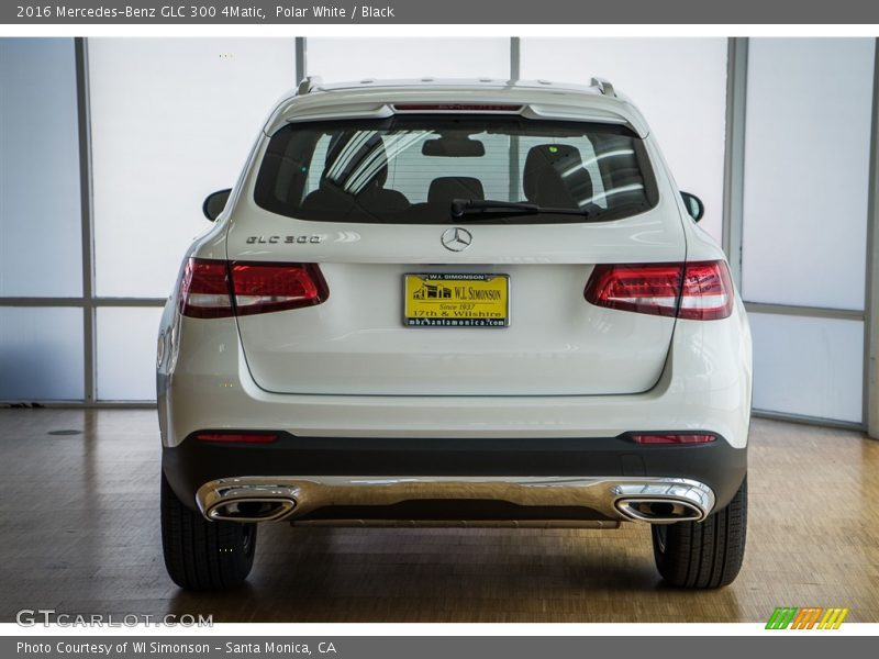 Polar White / Black 2016 Mercedes-Benz GLC 300 4Matic