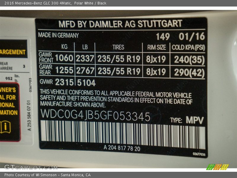 Polar White / Black 2016 Mercedes-Benz GLC 300 4Matic