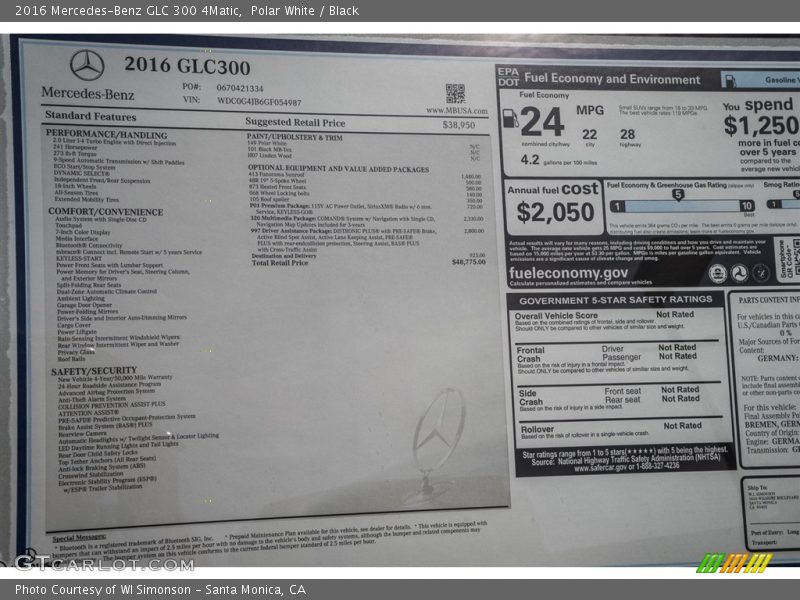 Polar White / Black 2016 Mercedes-Benz GLC 300 4Matic