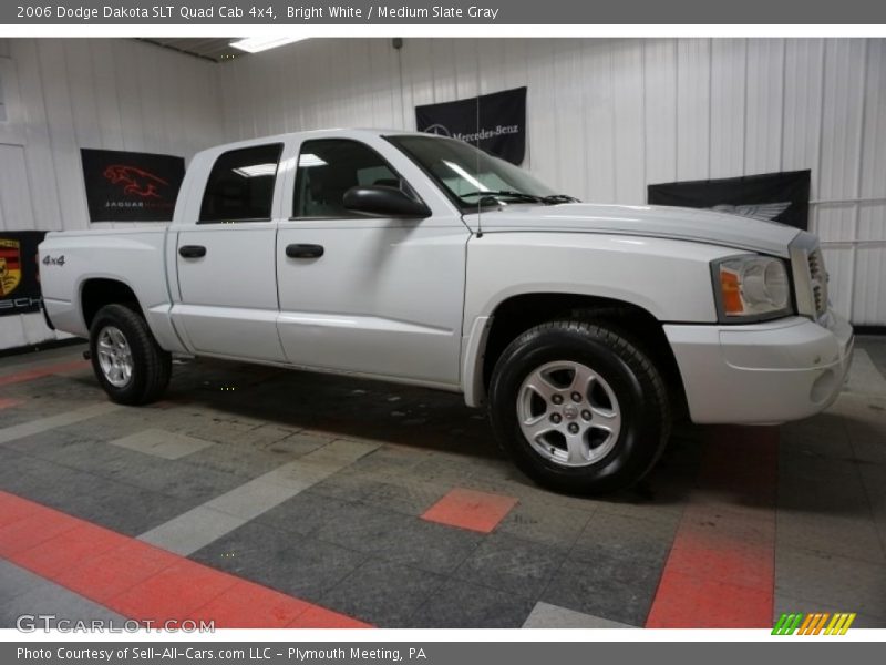 Front 3/4 View of 2006 Dakota SLT Quad Cab 4x4