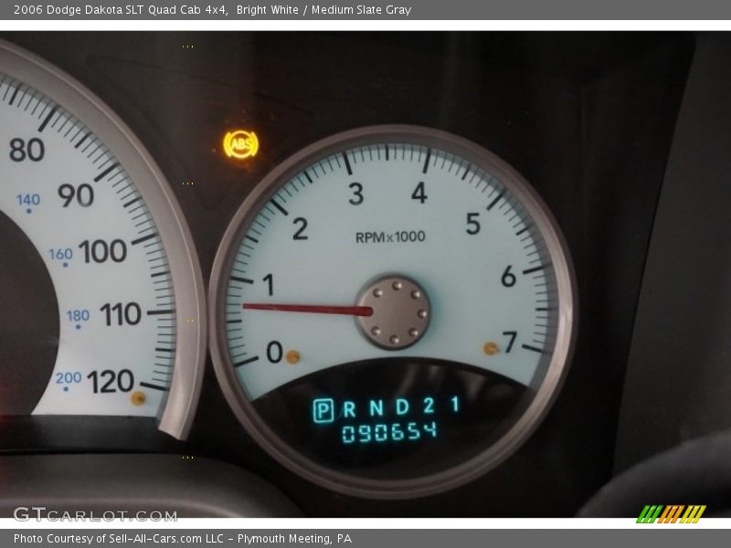 Bright White / Medium Slate Gray 2006 Dodge Dakota SLT Quad Cab 4x4
