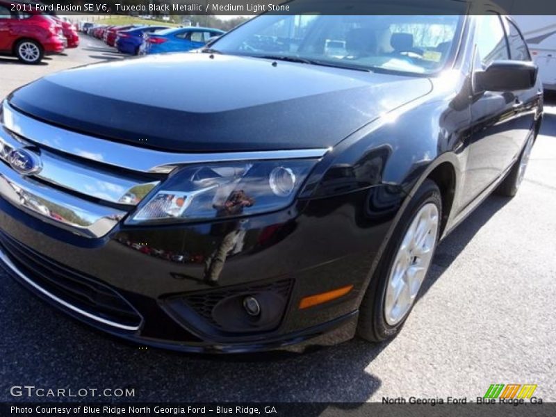 Tuxedo Black Metallic / Medium Light Stone 2011 Ford Fusion SE V6
