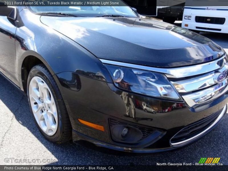 Tuxedo Black Metallic / Medium Light Stone 2011 Ford Fusion SE V6