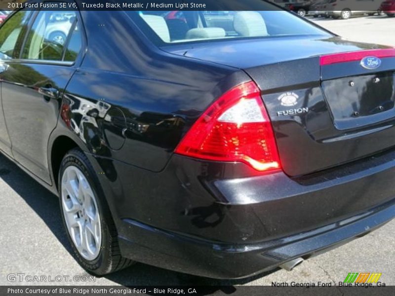 Tuxedo Black Metallic / Medium Light Stone 2011 Ford Fusion SE V6