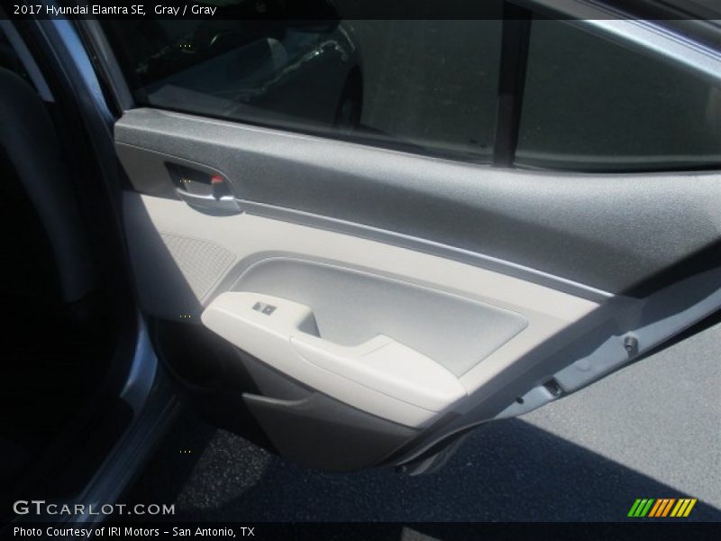 Gray / Gray 2017 Hyundai Elantra SE