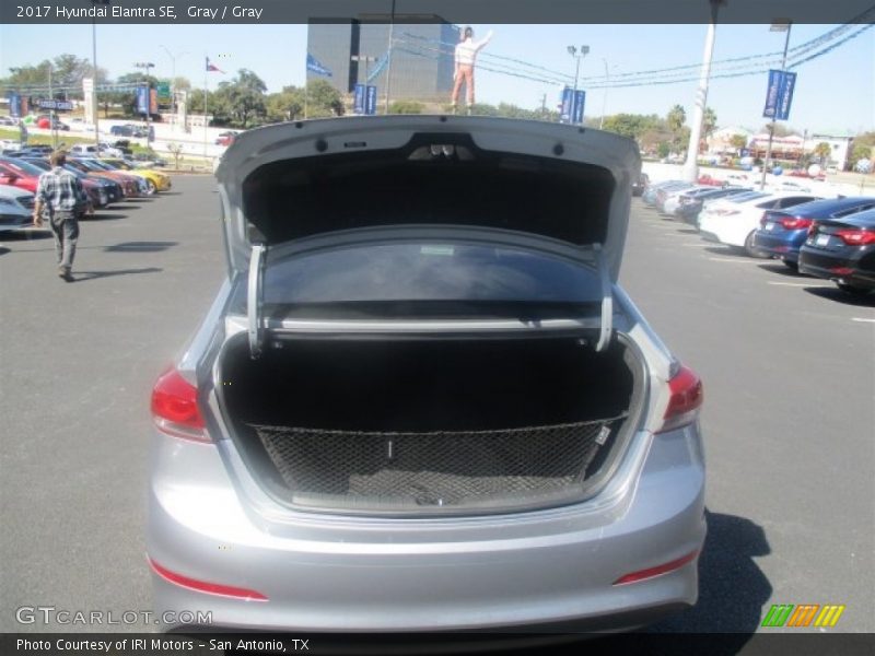 Gray / Gray 2017 Hyundai Elantra SE