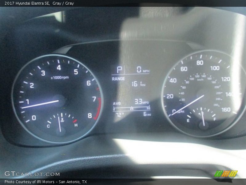 Gray / Gray 2017 Hyundai Elantra SE