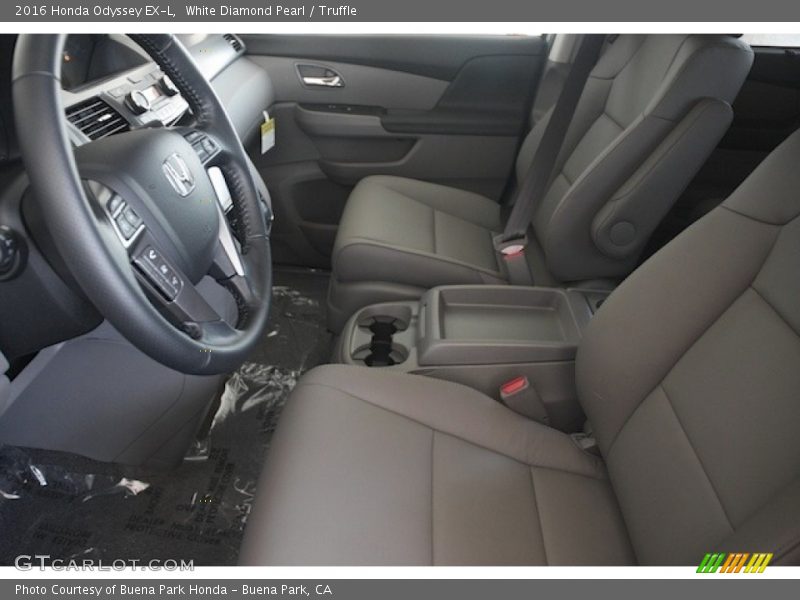 White Diamond Pearl / Truffle 2016 Honda Odyssey EX-L
