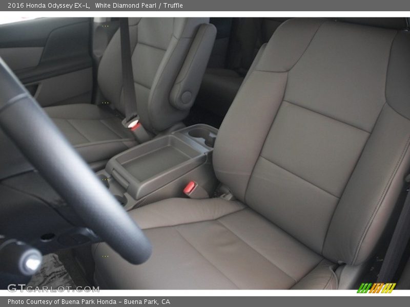 White Diamond Pearl / Truffle 2016 Honda Odyssey EX-L