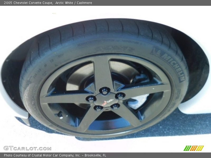 Arctic White / Cashmere 2005 Chevrolet Corvette Coupe