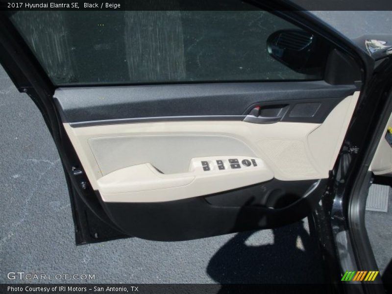 Black / Beige 2017 Hyundai Elantra SE