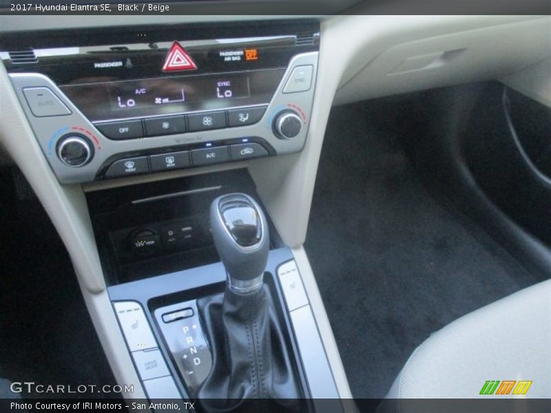 Black / Beige 2017 Hyundai Elantra SE