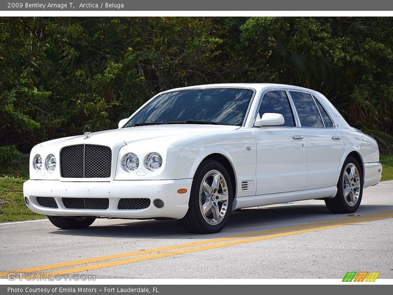 Front 3/4 View of 2009 Arnage T