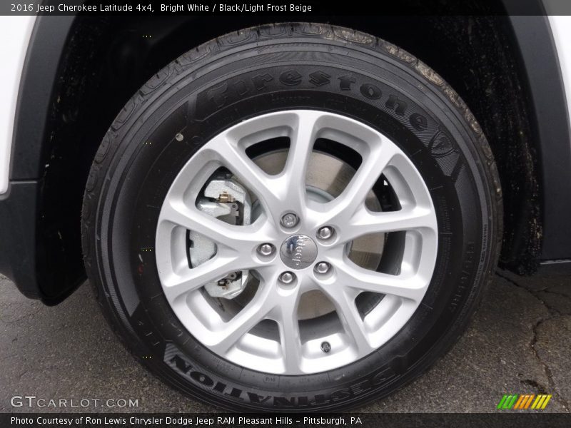Bright White / Black/Light Frost Beige 2016 Jeep Cherokee Latitude 4x4