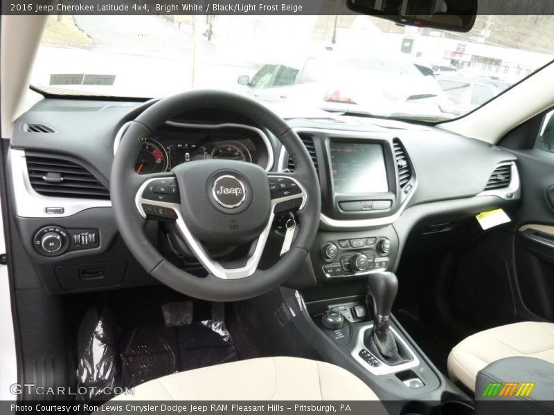 Bright White / Black/Light Frost Beige 2016 Jeep Cherokee Latitude 4x4