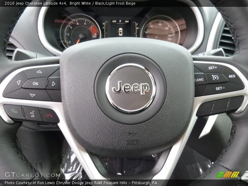 Bright White / Black/Light Frost Beige 2016 Jeep Cherokee Latitude 4x4