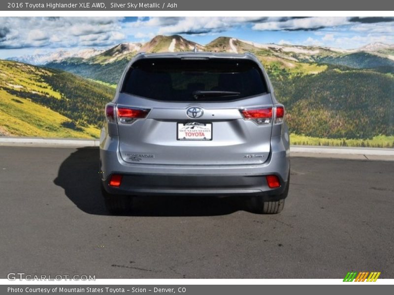 Silver Sky Metallic / Ash 2016 Toyota Highlander XLE AWD