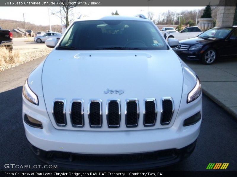 Bright White / Black 2016 Jeep Cherokee Latitude 4x4