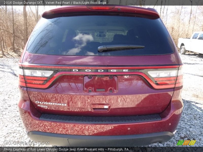 Velvet Red Pearl / Black/Light Frost Beige 2016 Dodge Durango SXT
