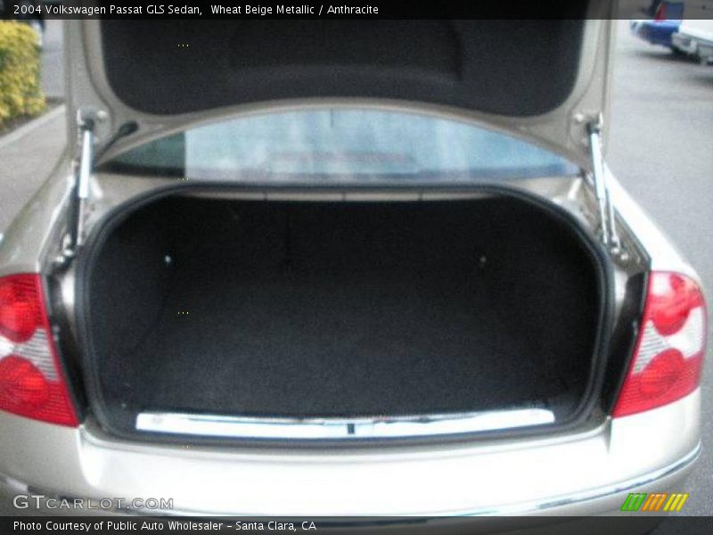 Wheat Beige Metallic / Anthracite 2004 Volkswagen Passat GLS Sedan