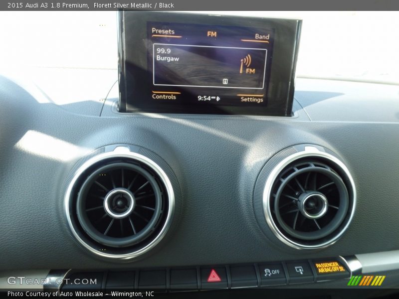 Florett Silver Metallic / Black 2015 Audi A3 1.8 Premium