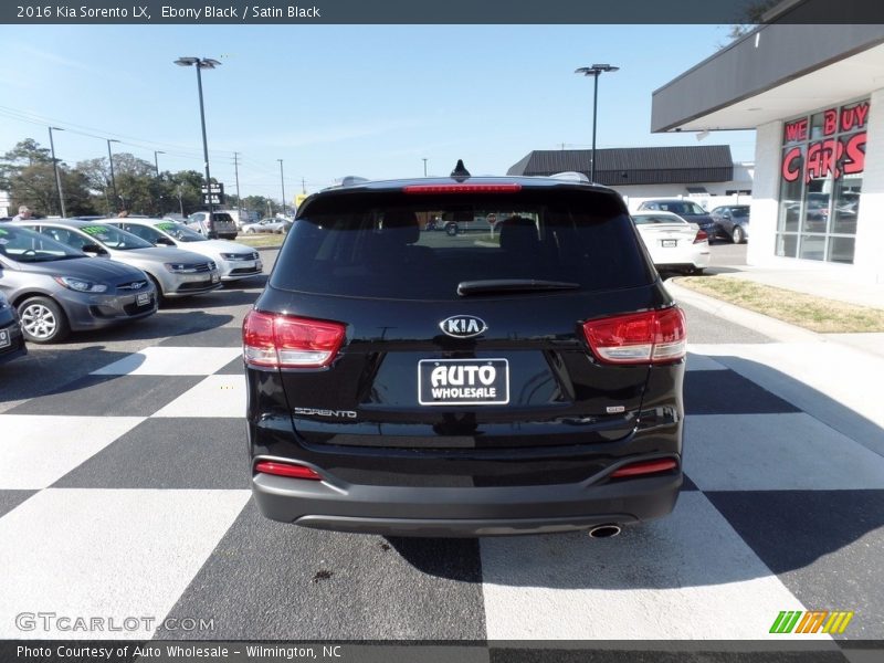 Ebony Black / Satin Black 2016 Kia Sorento LX