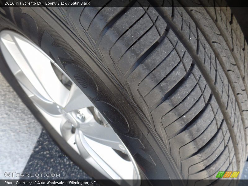Ebony Black / Satin Black 2016 Kia Sorento LX